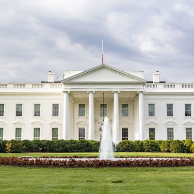 Kuva Washingtonissa sijaitsevasta Valkoisesta talosta 8. toukokuuta 2023.