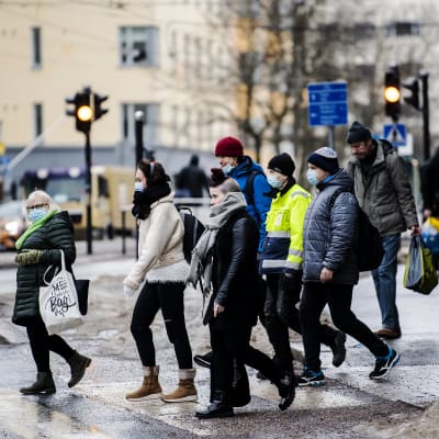 Helsingin Kalliossa käytettiin kasvomaskeja 16. maaliskuuta.