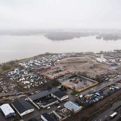 Ilmakuvassa on Helsingin Kalasatama toukokuussa 2021.