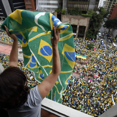 protest mot dilma rouseff i brasilien