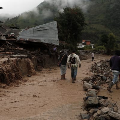 Orkanen Earl drabbade distriktet Huauchinango i delstaten Puebla särskilt hårt. Minst 28 av de 38 bekräftade dödsoffren omkom i Puebla