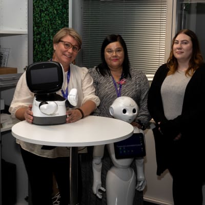 Anne Mäenpää, tutkintovastaava TAMK, Katri Maijanen, hoitotyönopettaja TAMK, Ella Kangas, sairaanhoitajaopiskelija TAMK.