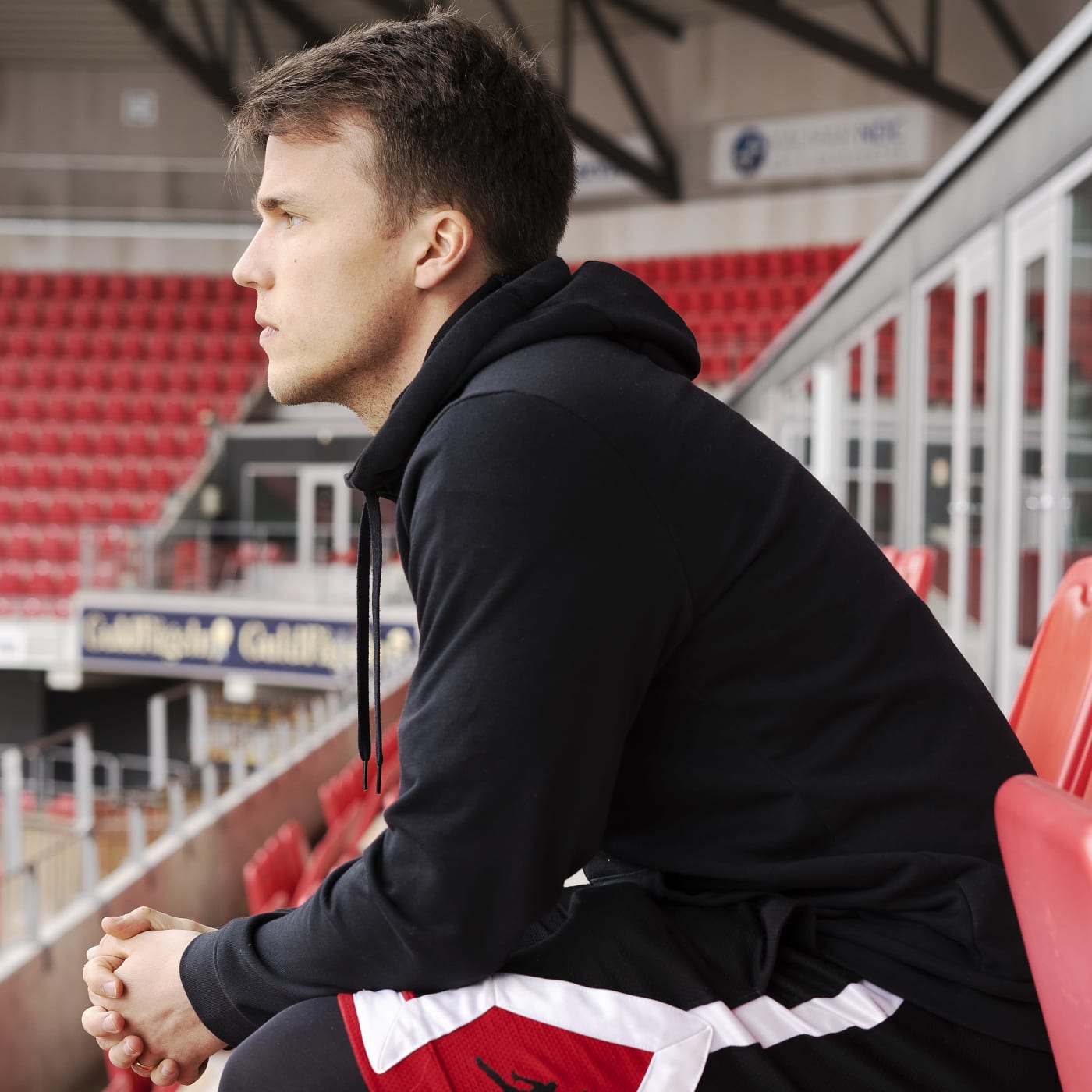 Simon Scrap è stato fotografato a Kalmar nella primavera del 2022.