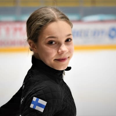 Konståkaren Ellen Kronqvist Storholm på is.