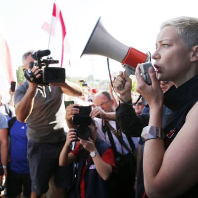 EU kräver att musikern och oppositionsledaren Maria Kolesnikova friges efter att hon greps på gatan i Minsk av maskerade säkerhetsagenter.