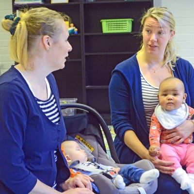 Cia Sandström med Elisia och Peggy Kusénius med Pollyanna.