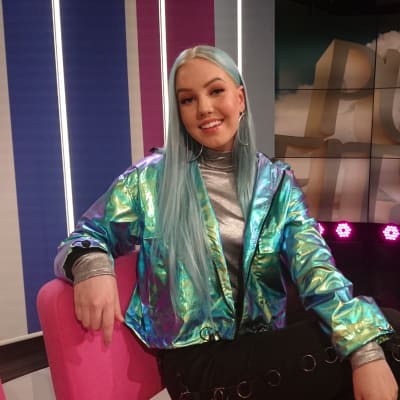 Videobloggaaja ja laulaja Tuuli 