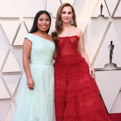 Yalitza Aparicio och Marina de Tavira på Oscarsgalan 2019