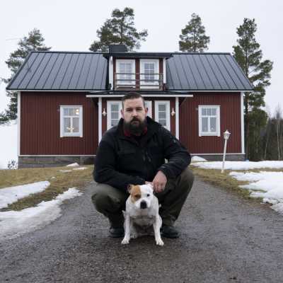 Markus Bunger med sin hund.