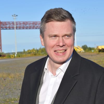 Enersensen toimitusjohtaja Jussi Holopainen Porin Mäntyluodon telakalla.