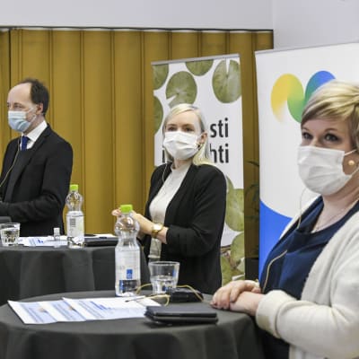 Jussi Halla-aho, Petteri Otrpo, Maria Ohisalo och Anniika Saarikko på Maaseudun Tulevaisuus partiledardebatt