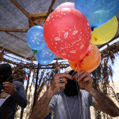 Gazasta lennätetään tuli-ilmapalloja Israelin puolelle
