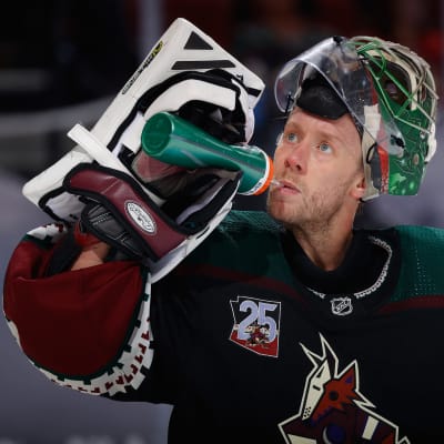Jääkiekkomaalivahti Antti Raanta.