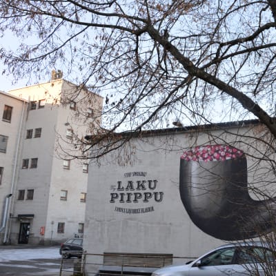 Mural med lakritspipa på gamla godisfabrikens område.
