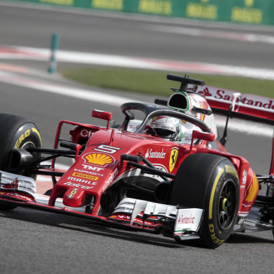 Sebastian Vettel testar Halo-systemet