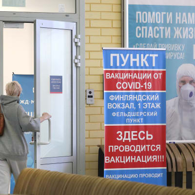 En bild från en coronavaccineringsstation i S:t Petersburg.
