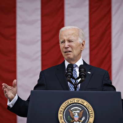 Yhdysvaltain presidentti Joe Biden piti muistopäiväpuhettaan Arlingtonin kansallisella hautausmaalla Virginiassa 29. toukokuuta 2023.
