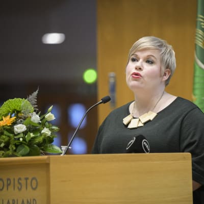 Annika Saarikko.