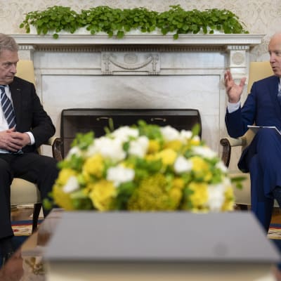 Presidentit Niinistö ja Biden valkoisessa talossa 4.3.2022