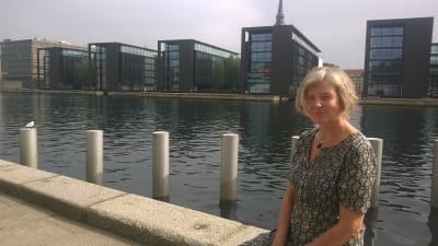 Katarina Blomqvist utanför KVINFO i Köpenhamn.
