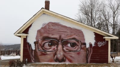 Porträtt på Bernie Sanders på en lada i Kirby, Vermont