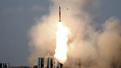 Ryssland förser Syrien med det moderna luftvärnssystemet S-300 för att förhindra nya missil- och flygattacker mot Syrien