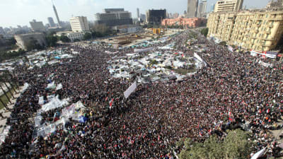 Bild av massdemonstrationerna på Befrielsetorget i Kairo 2011