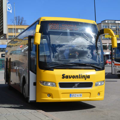 Savonlinjas buss på busstationen i Borgå