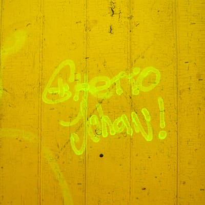 Graffiti på paviljongen på Kokonudden.