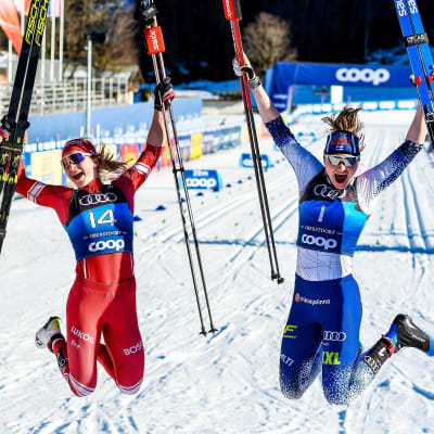 Johanna Matintalo (oik.), Natalia Neprjajeva ja Johanna Hagström iloitsevat palkintosijoistaan.