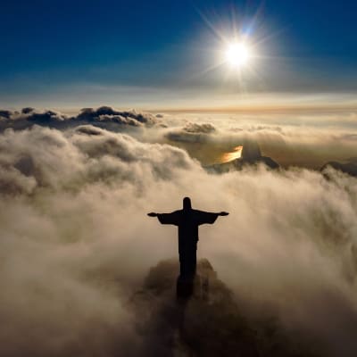 Kristus Vapahtaja -patsasta on alettu kunnostaa Rio de Janeirossa
