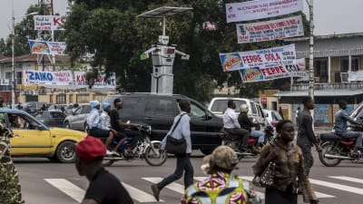 Trafikrobot i Kinshasa, Kongos Demokratska Republik.