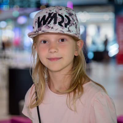 Annabella Koski, 8V., Hki, menee toiselle luokalle.