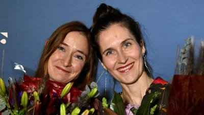 Linda Bondestam och Malin Kivelä på Finlandia Junior-prisnomineringstillfället 2021.
