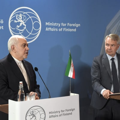Irans utrikesminister Mohammad Javad Zarif gav en presskonferens med Finlands utrikesminister Pekka Haavisto under ett besök i Finland den 19 augusti 2019.