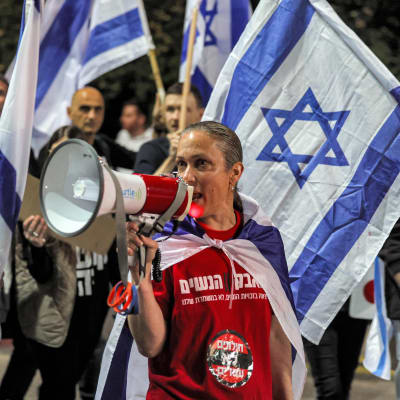Demonstranter ute på gatan i Israel