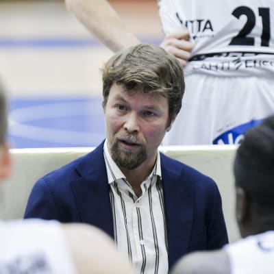 Pieti Poikola, Lahti Basketballin valmentaja