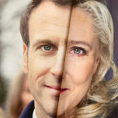 Emmanuel Macronin ja Marine Le Penin kasvot lomittuvat taitetussa vaaliesitteessä.