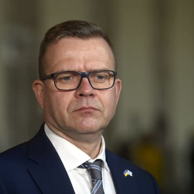 Kokoomuksen puheenjohtaja Petteri Orpo kommentoi Ukrainan presidentin puhetta eduskunnalle Helsingissä 8. huhtikuuta 2022.