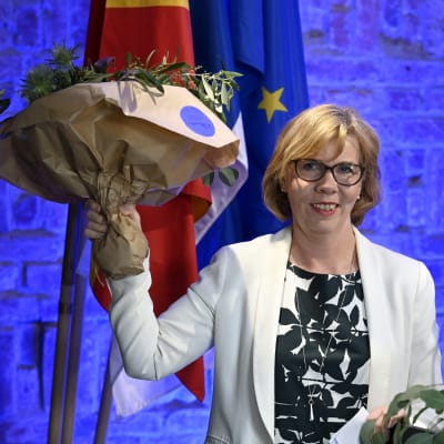 RKP:n puheenjohtajaksi uudelleen valittu oikeusministeri Anna-Maja Henriksson RKP:n etäyhteyksin pidetyssä puoluekokouksessa Helsingissä 30. toukokuuta.