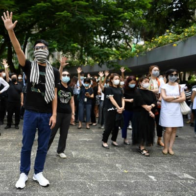 Demonstranter protesterar mot maskeringsförbud i Hongkong 4.10.2019