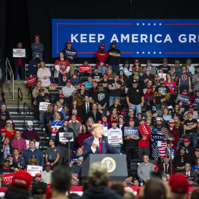 Trump möttes av en stor och entusiastisk publik i Toledo, Ohio på sitt första kampanjmöte i år. 