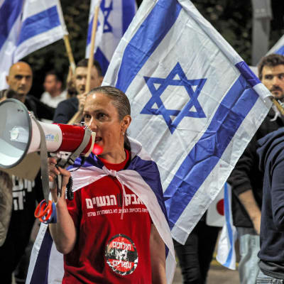 Demonstranter ute på gatan i Israel