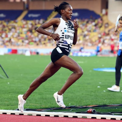 Faith Kipyegon springer.