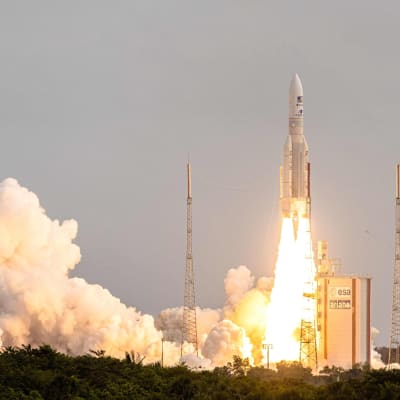 Lyckad start för bärraketen Ariane-5 från rymdhamnen  Kourou i Franska Guyana den 14 april 2023.