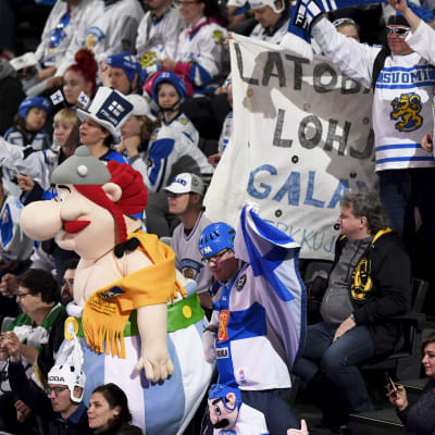 Fansen under Finlands match, ishockey-VM 2017.