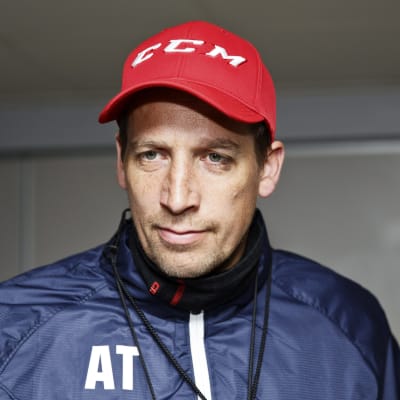 HIFK:s chefstränare Antti Törmänen