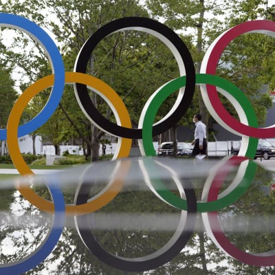 Olympiarenkaat Tokiossa. 
