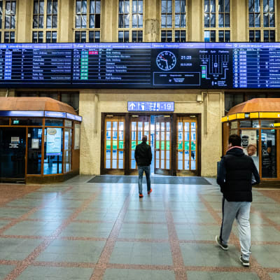 Helsingin rautatieasema sisältä.