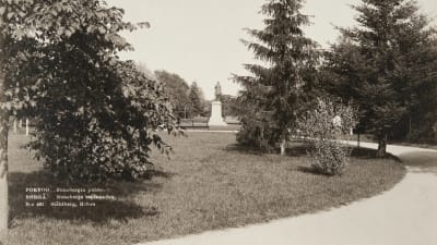 Runebergs staty på 1890-talet,